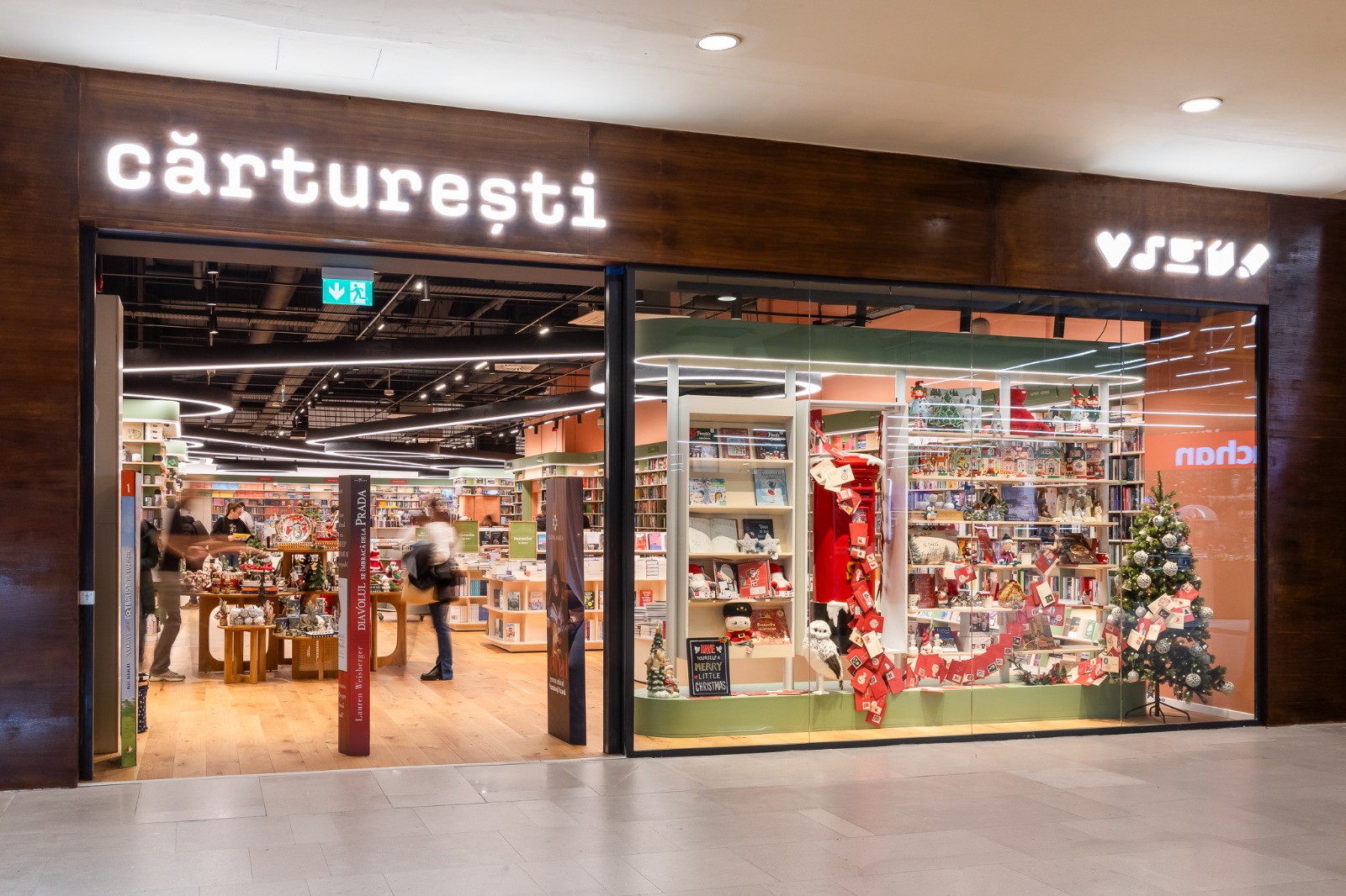 Carturesti-librarie-iulius-cluj-imagine2.jpg
